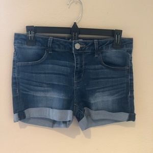 Kids size 16 Jean shorts by the brand SO.